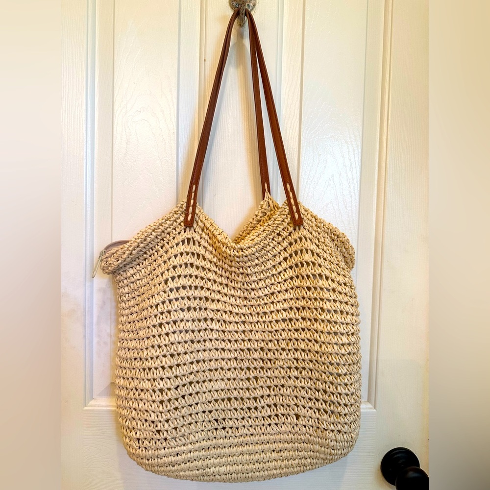 Cappelli Straworld Zippered Straw Tote Bag purchased in Waikiki Beach, Hawaii - Picture 2 of 7